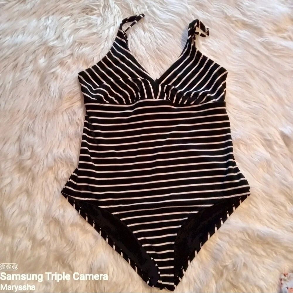 Catalina womans swimsuit black/white striped Sz L (12-14)
